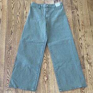 Size 10 NWT Sailor Wide Leg Universal Thread jeans sage green comfort stretch